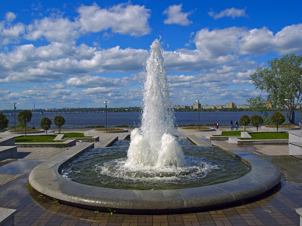 Отель Жовтневый Днепр Экстерьер фото